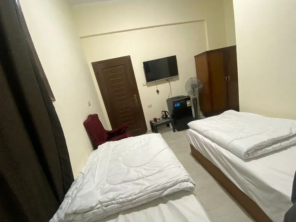 Гиза: Sneferu Hotel