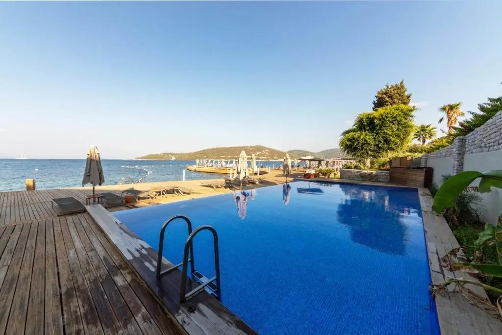 Regal Home With Shared Pool Near Beach in Bodrum — фото 1