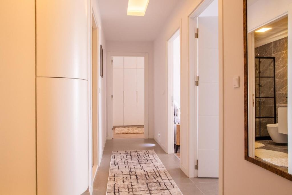 Helvaci: Spacious And Furnished Flat With Balcony In Izmir
