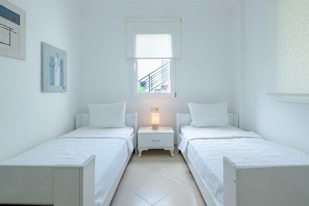 Тургутрейс: Cozy Flat With Sea View and Shared Pool in Bodrum