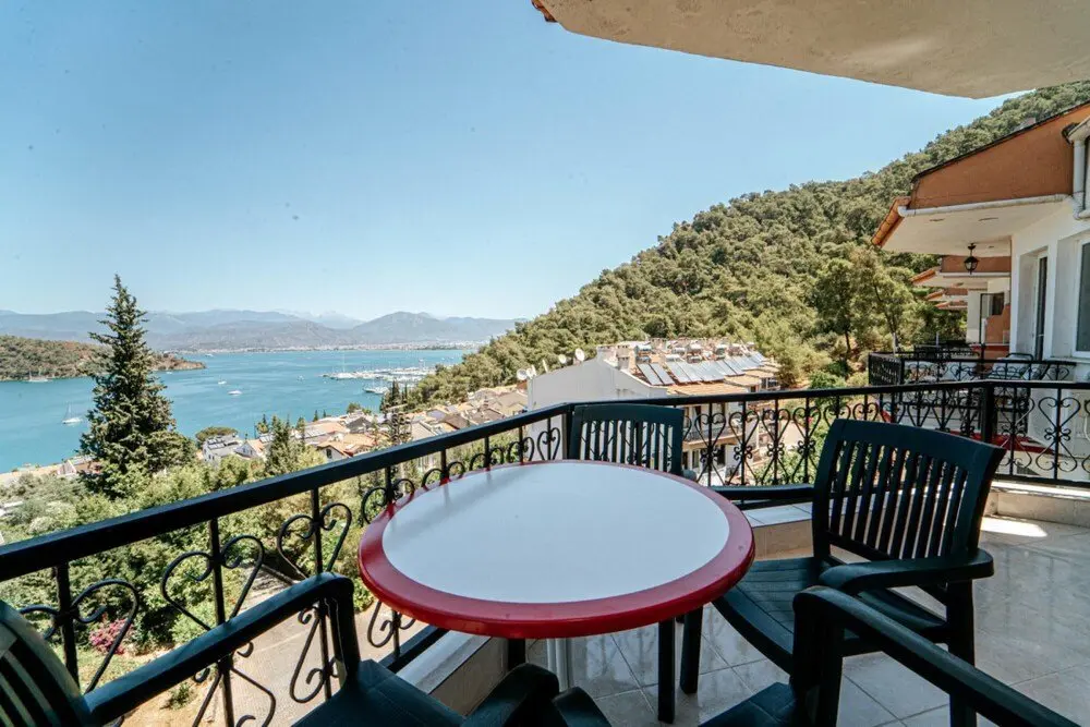 Фетхие: Colorful Seaside Home With Sea View in Fethiye