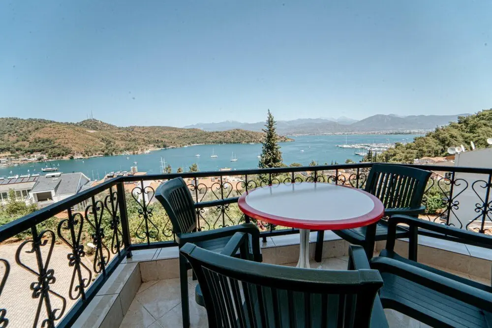 Фетхие: Colorful Seaside Home With Sea View in Fethiye