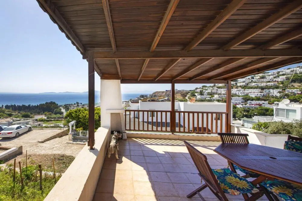 Мугла: Comfy Villa With Shared Pool and Terrace in Bodrum