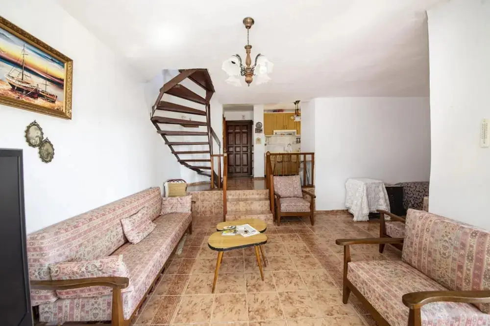 Мугла: Comfy Villa With Shared Pool and Terrace in Bodrum