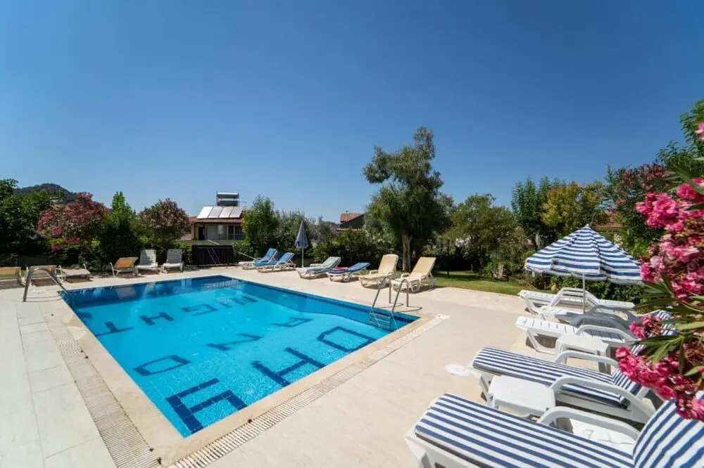 Фетхие: Charming Flat With Shared Pool in Oludeniz