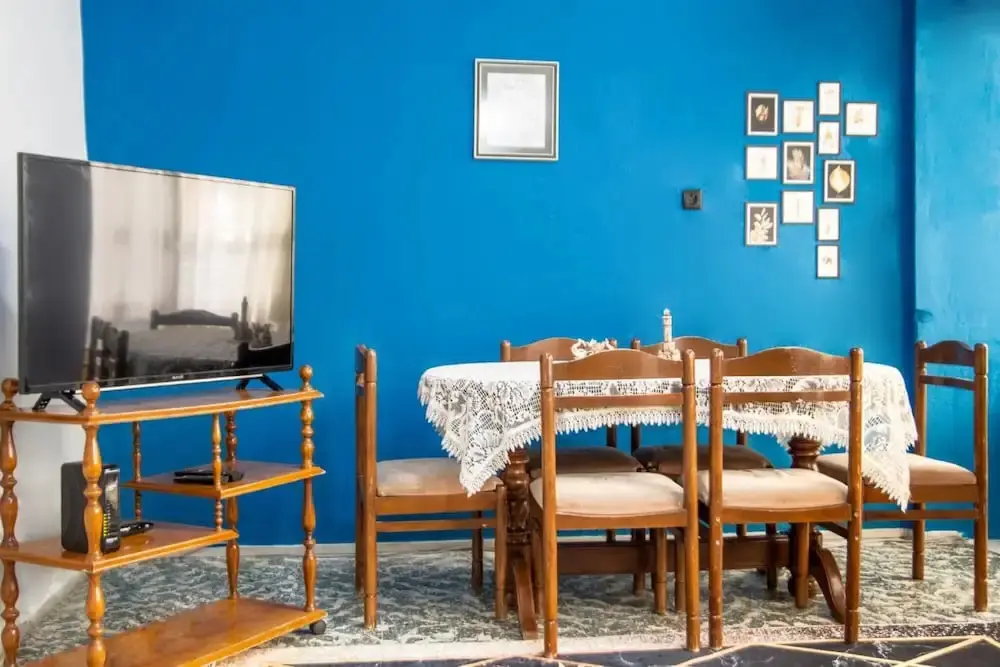Измир: Colorful Home Near Popular Attractions in Konak
