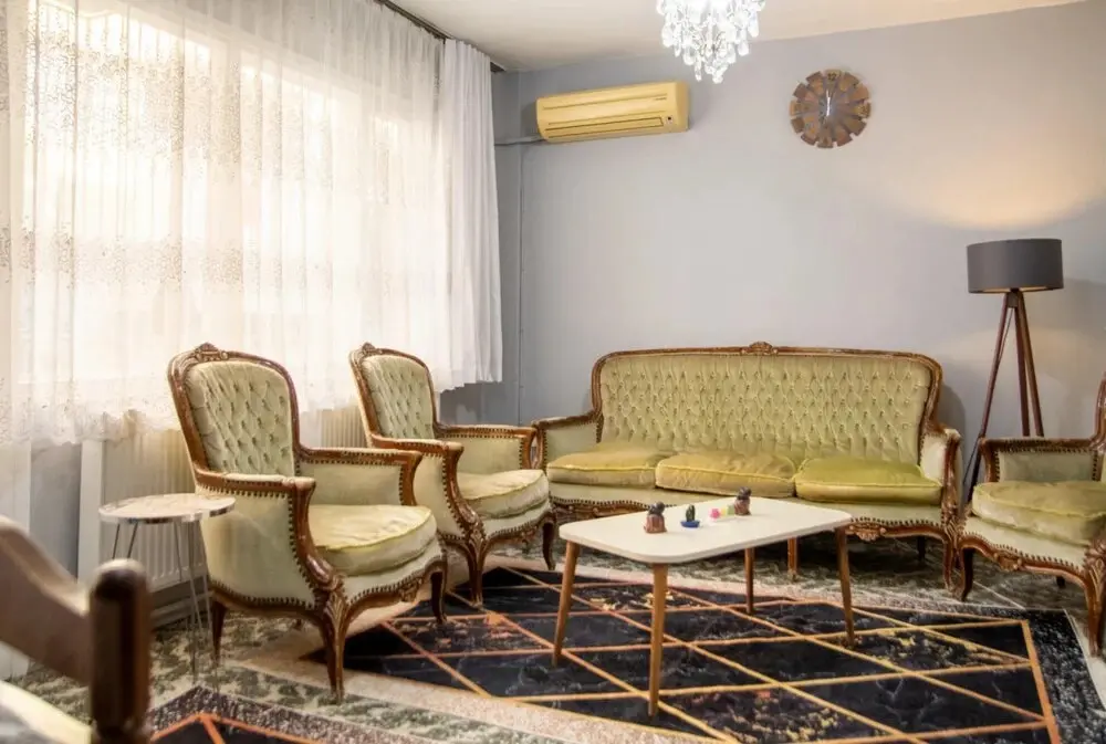 Измир: Colorful Home Near Popular Attractions in Konak