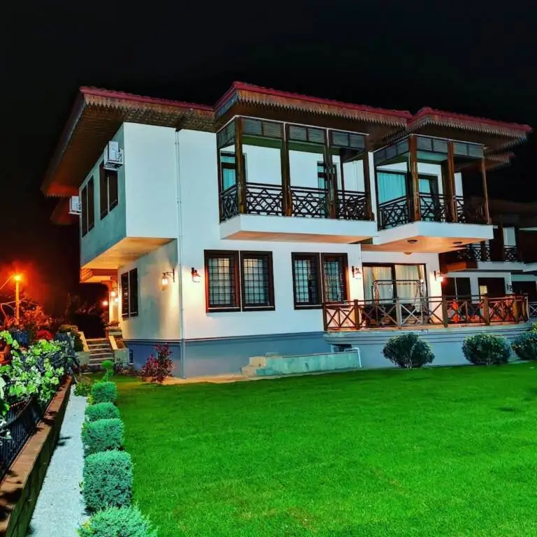 Чамлыхемшин: Enchanting Villa Near Firtina River With Backyard