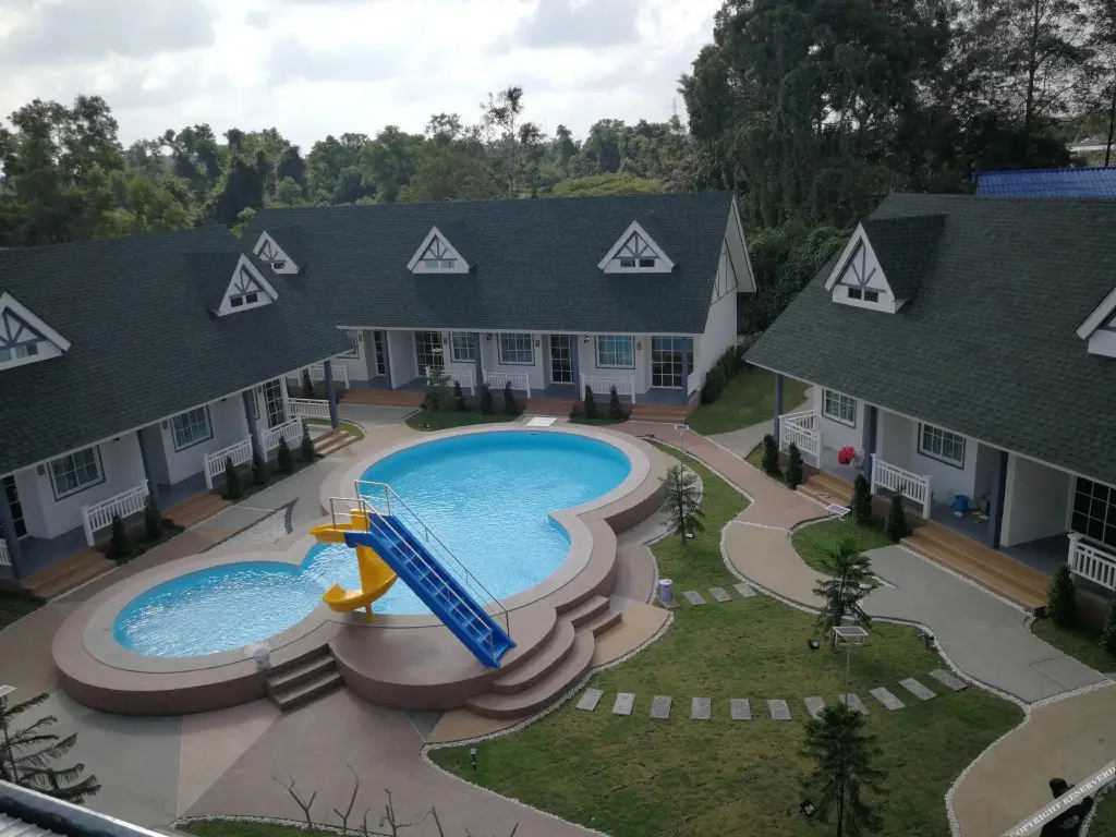 Накхонситхаммарат: English Resotel