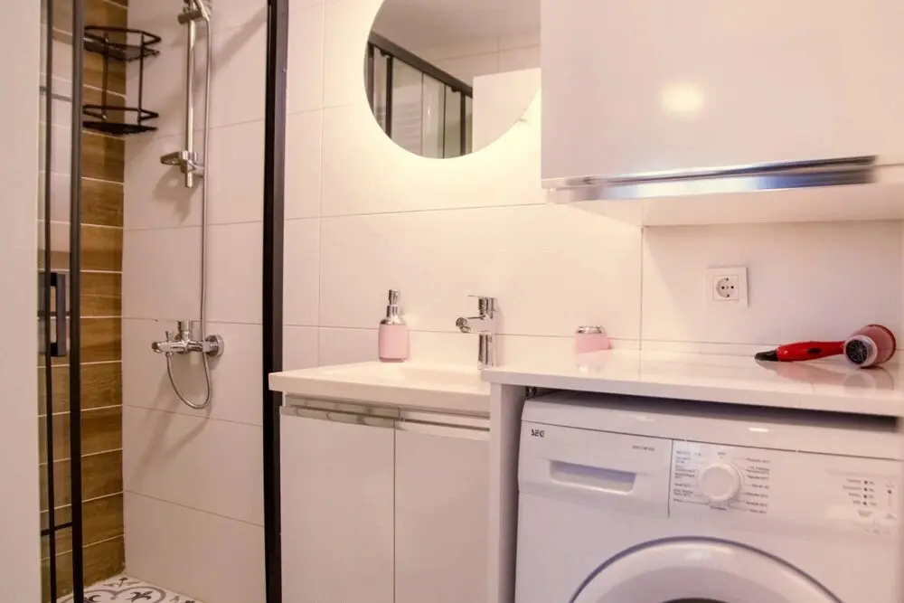 Измир: Centrally Located Flat Near Kulturpark Izmir