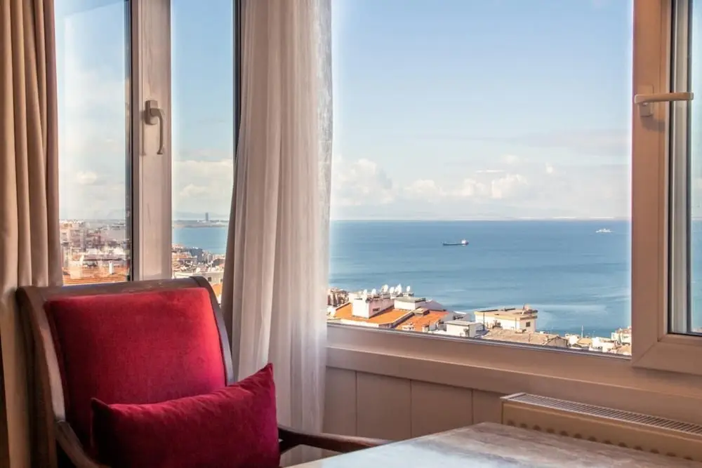 Измир: Flat With Mesmerizing Sea View in Konak