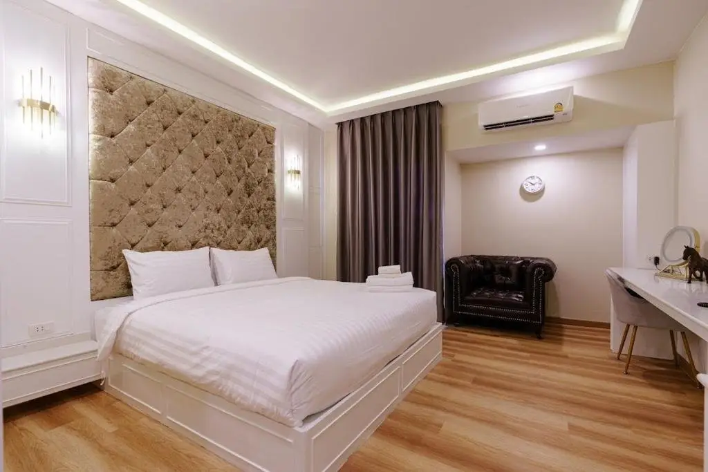 Нонг Кхон Кванг: Calinton Hotel