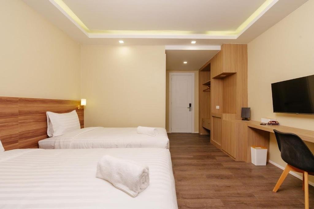 Нонг Кхон Кванг: Calinton Hotel