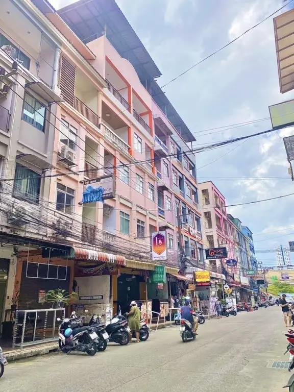 Кату: Lan Baanburi