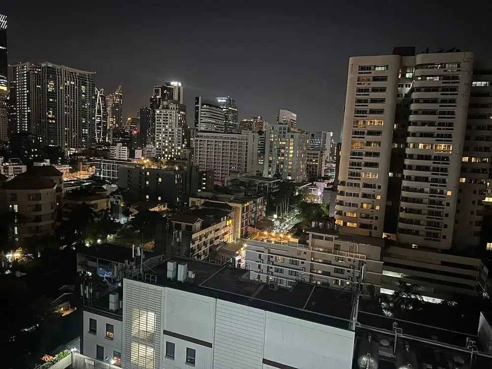 Бангкок: Апартаменты Omni Tower Direct Rooms Sukhumvit Soi 4