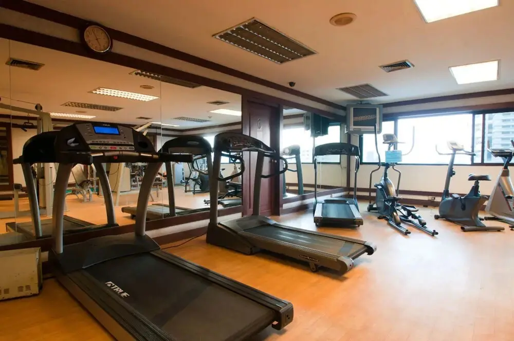 Бангкок: Апартаменты Omni Tower Direct Rooms Sukhumvit Soi 4