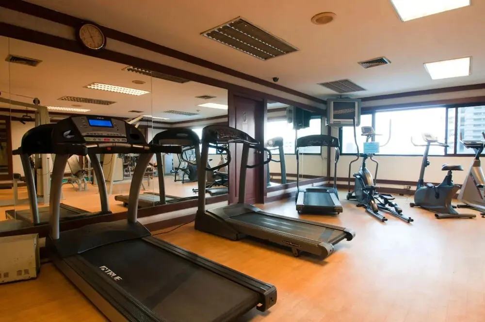 Бангкок: Апартаменты Omni Tower Direct Rooms Sukhumvit Soi 4