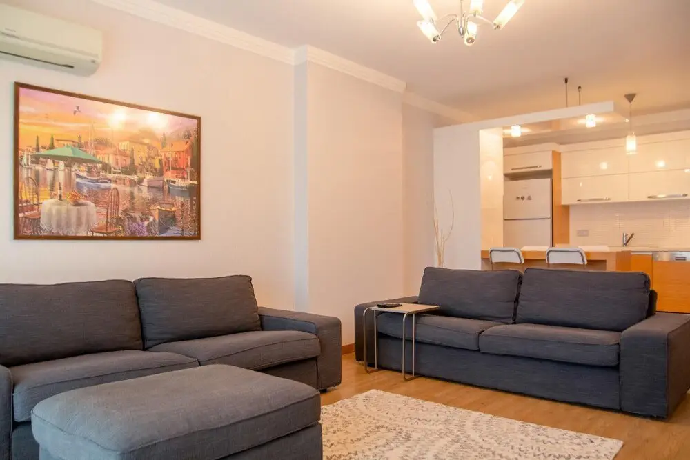 Измир: Pleasant Flat Close to Various Malls in Cigli