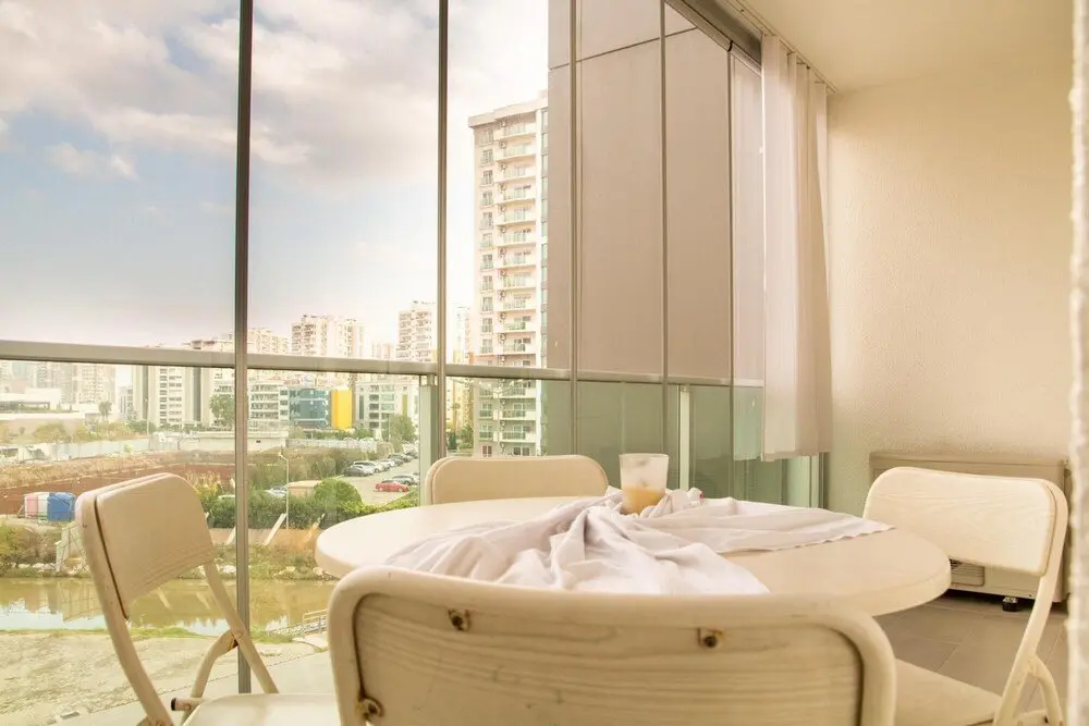 Измир: Pleasant Flat Close to Various Malls in Cigli