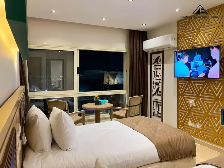 Гиза: Grand Museum Guest House pyramids view