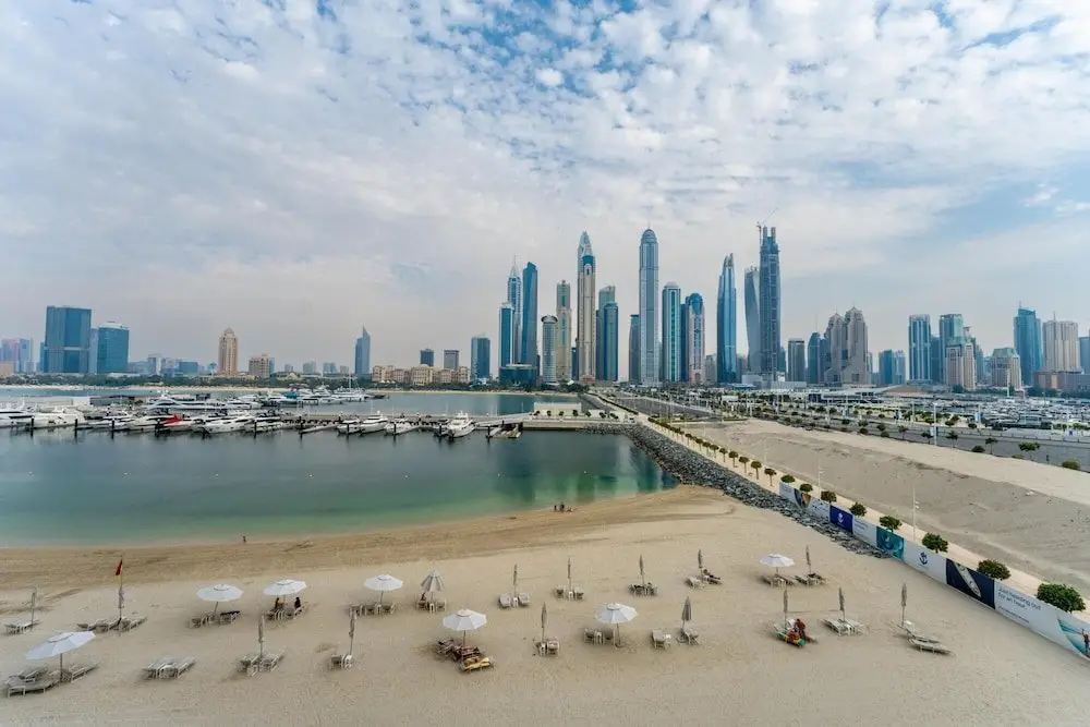 Deluxe 3BR Apt w Dubai Marina Vws Beach Access — фото 1