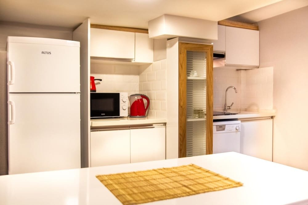 Измир: Centrally Located Fully Furnished Flat in Konak