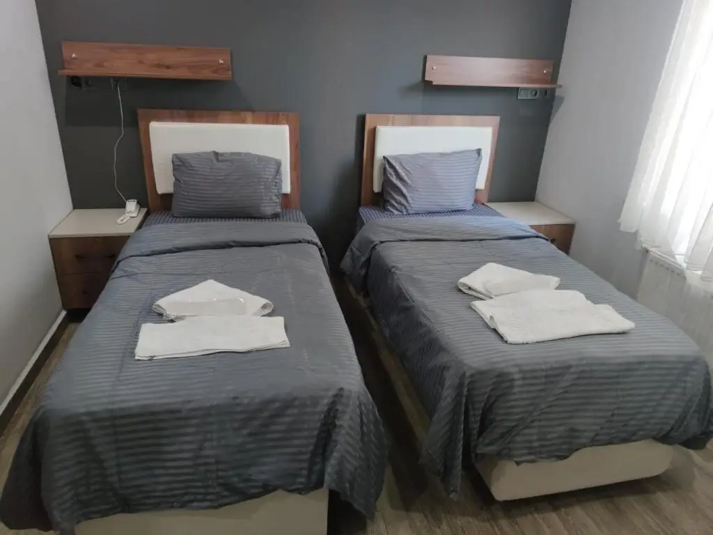 Лапсеки: Gundogdu Otel