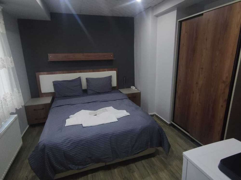Лапсеки: Gundogdu Otel