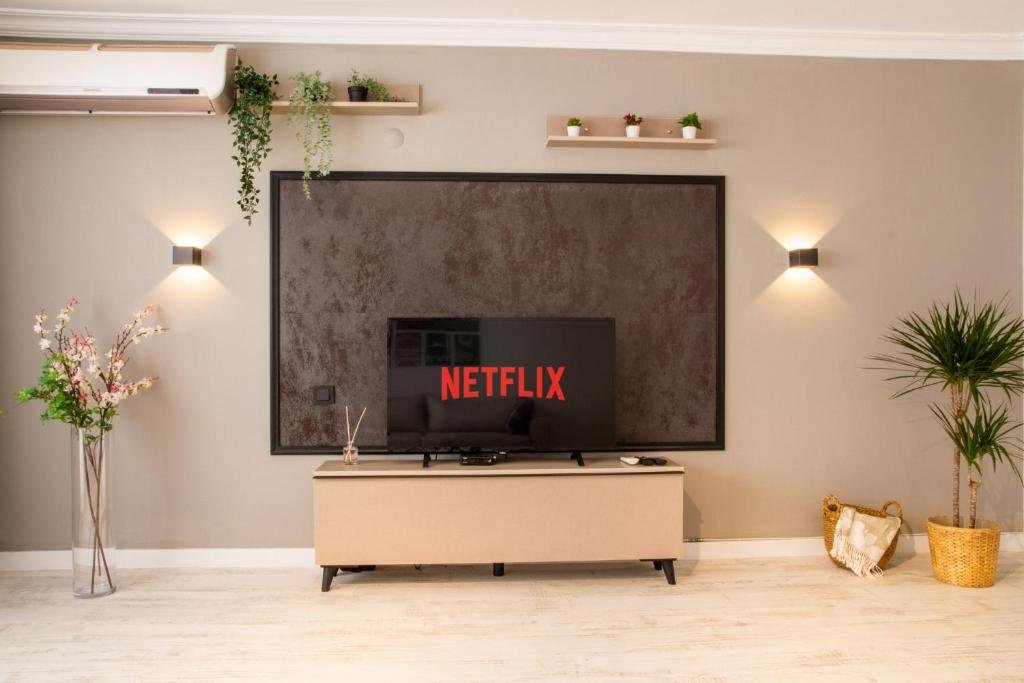 Измир: Gorgeous Flat With Balcony in Izmir Konak