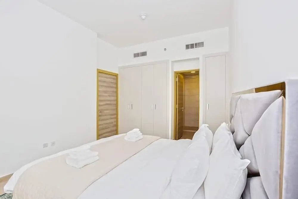 Дубай: Guest and Co - Enchanting Vistas From This Fancy Apartment in JVC