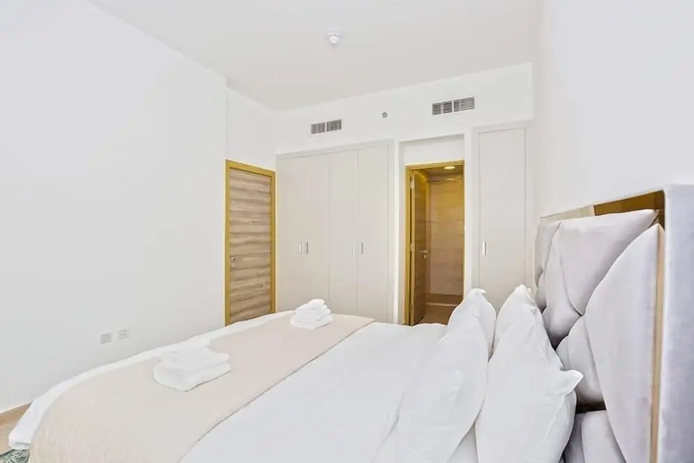 Дубай: Guest and Co - Enchanting Vistas From This Fancy Apartment in JVC