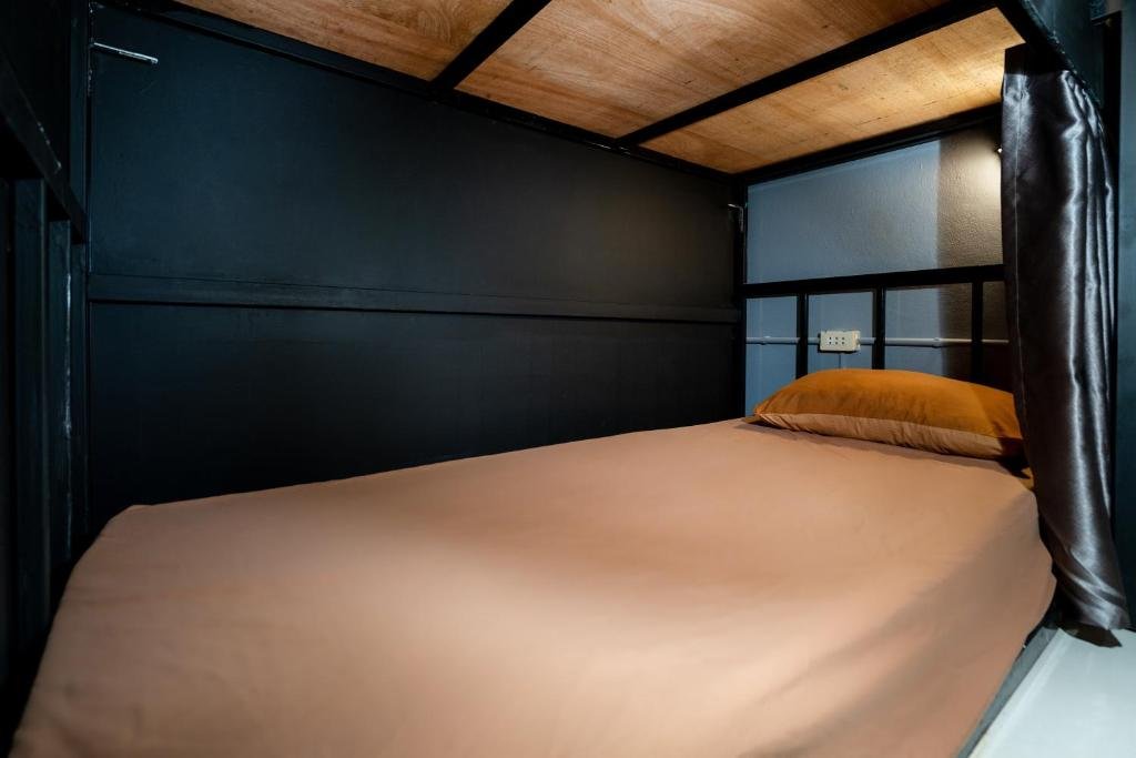 Кату: Black Pantera Hostel