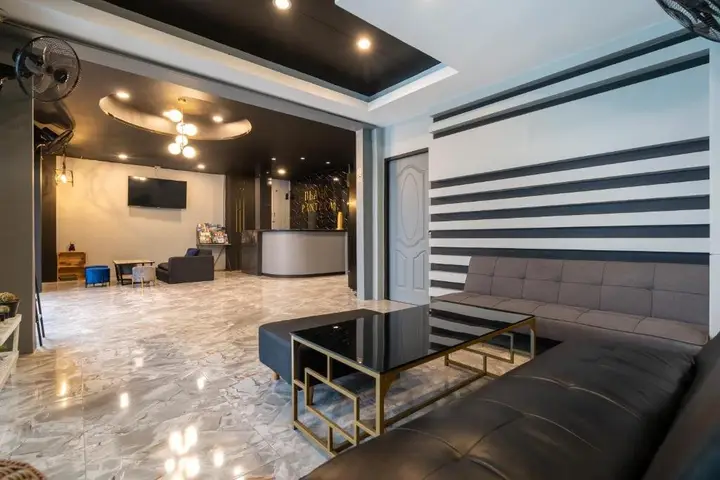 Кату: Black Pantera Hostel
