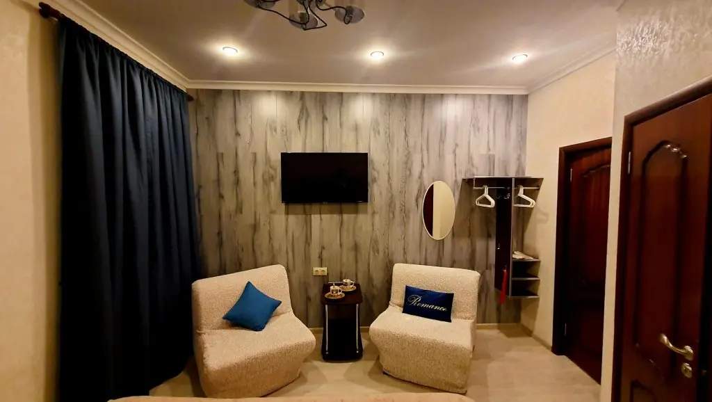 Санкт-Петербург: Меблированные комнаты Счастье на Рубинштейна 5