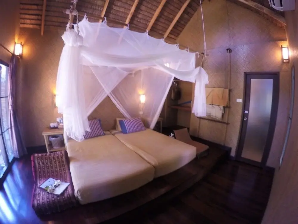 главный пляж: Coco Cottage Koh Ngai