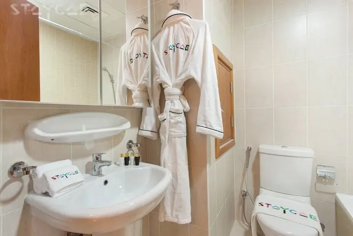 Дубай: Staycae Lakeside