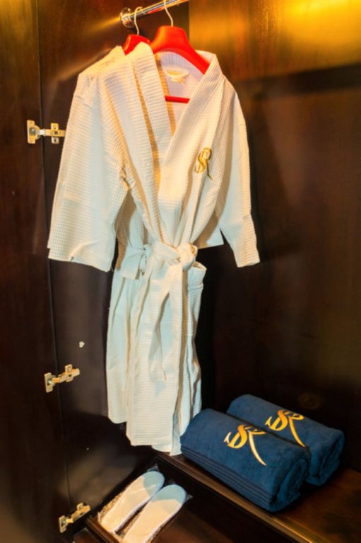 Дубай: Incredible Stay at Dubai Old Town Souk Al Bahar
