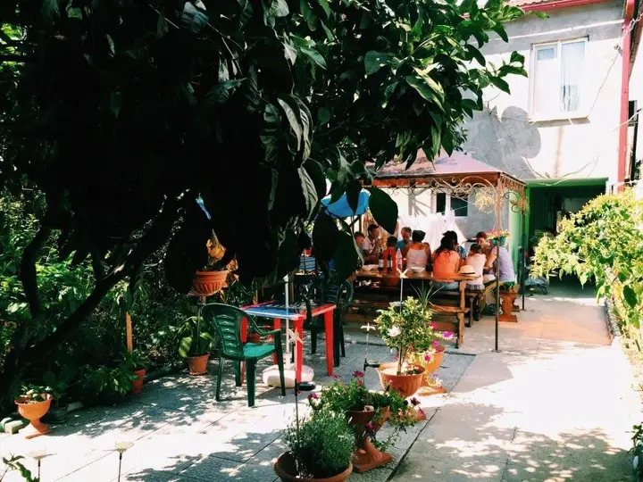 Гудаута: Guest House u Larisy