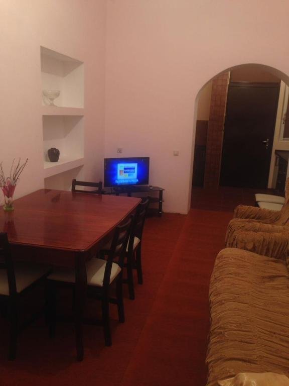 Сухум: Vacation Home on Vavilova 10