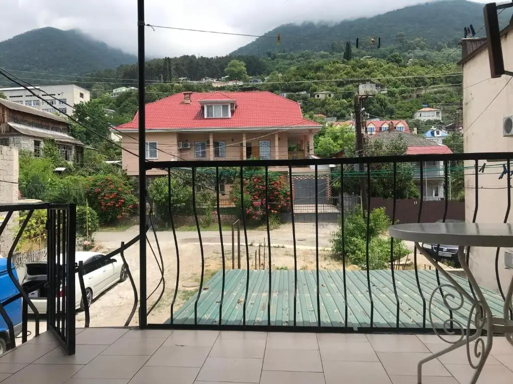 Гагра: Apartment on Ardzinba 235