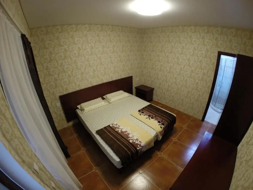 Гудаута: Hotel Apsny