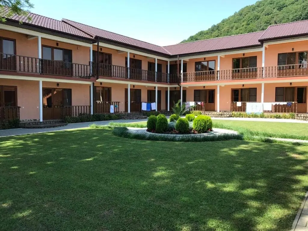 Лдзаа: Guesthouse Pecan