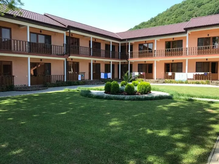 Лдзаа: Guesthouse Pecan