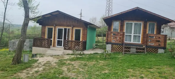 Гудаута: Domik Za Gorodom