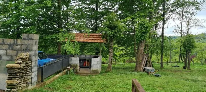 Гудаута: Domik Za Gorodom
