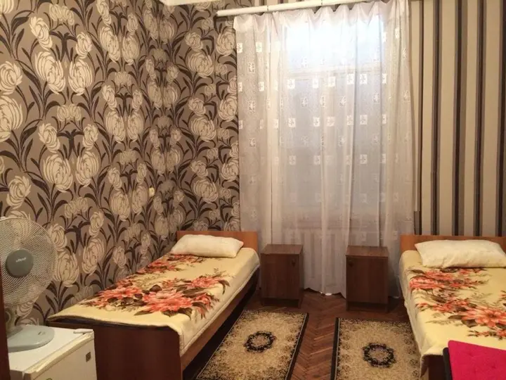 Гагра: Guest House at Larisa
