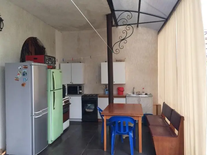 Гагра: Guest House at Larisa