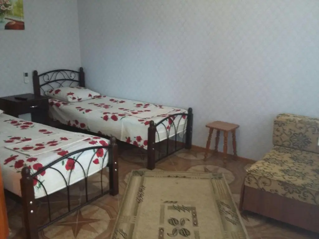 Гагра: Guest House on General Dbar 171a