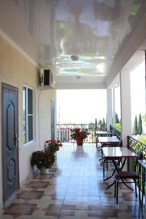 Гагра: Guest House on General Dbar 171a
