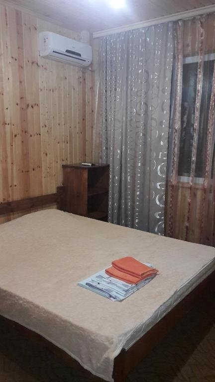 Пицунда: Guest House on Nazadze 62?